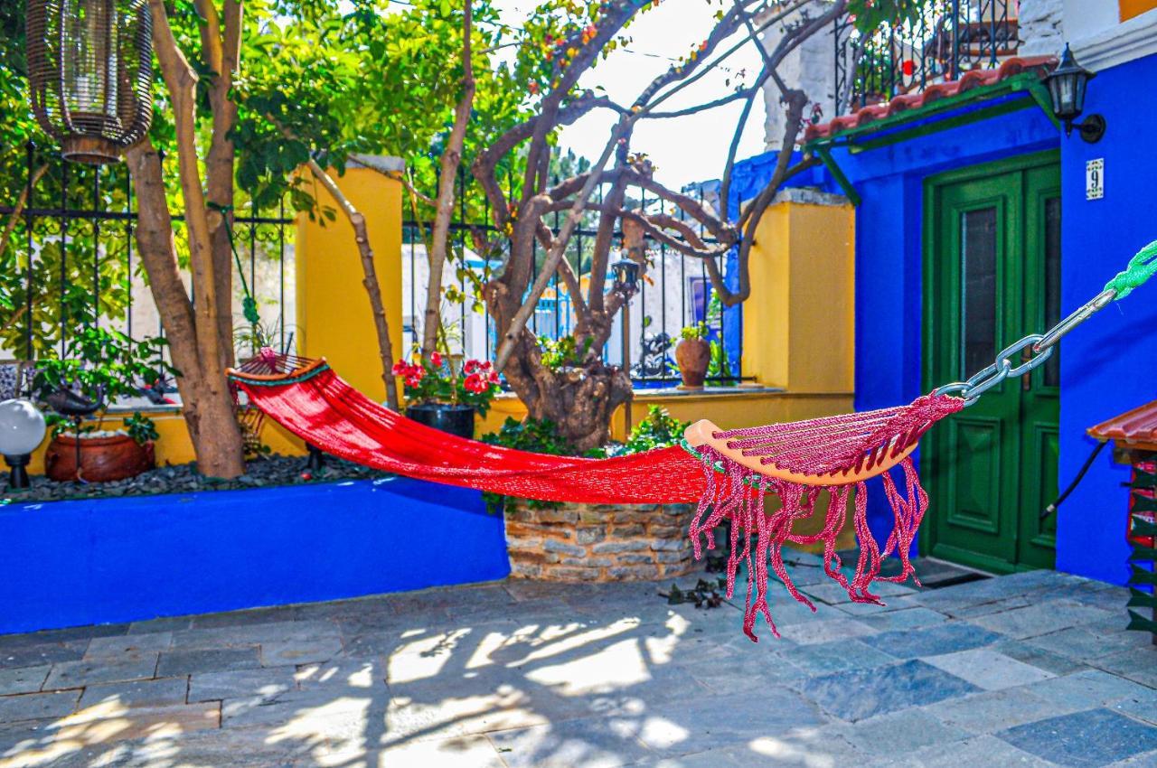 Symi Garden Studios Luaran gambar