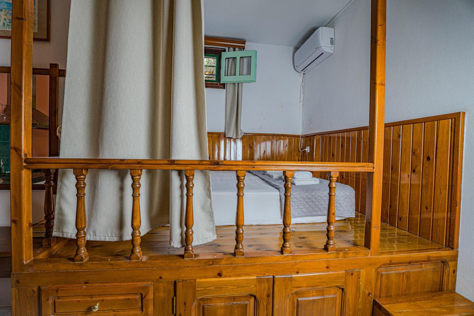 Symi Garden Studios Luaran gambar