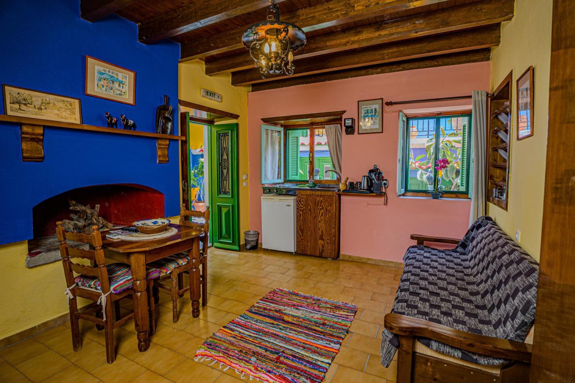Symi Garden Studios Luaran gambar