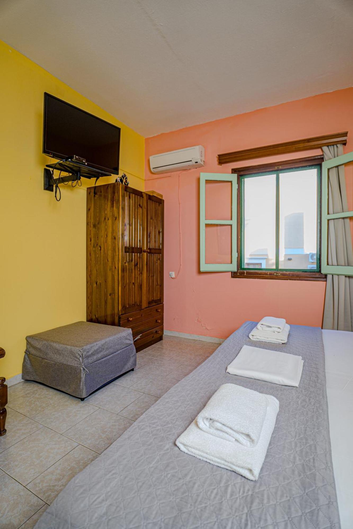 Symi Garden Studios Luaran gambar
