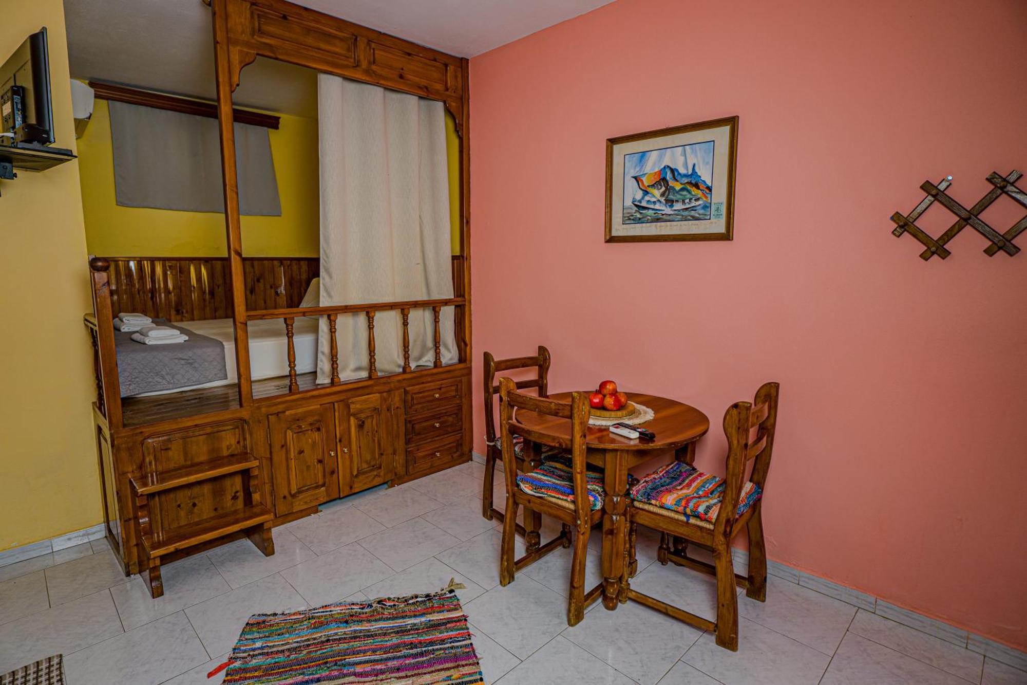 Symi Garden Studios Luaran gambar