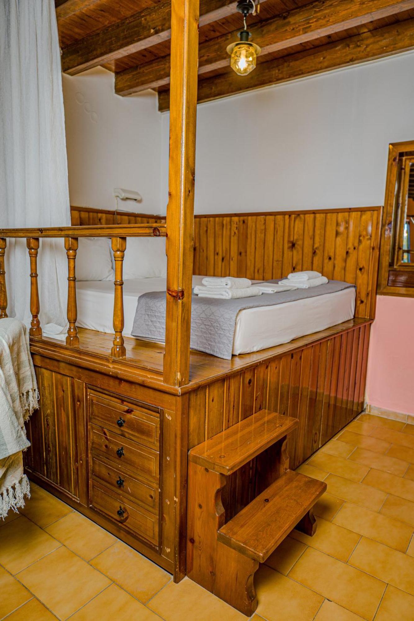Symi Garden Studios Luaran gambar
