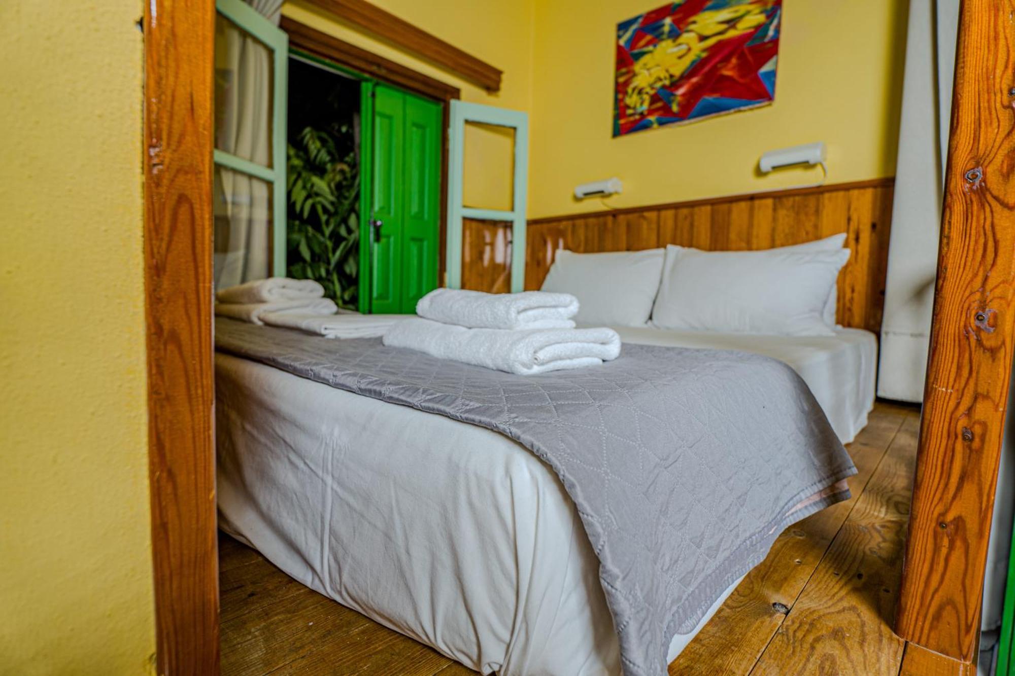 Symi Garden Studios Luaran gambar