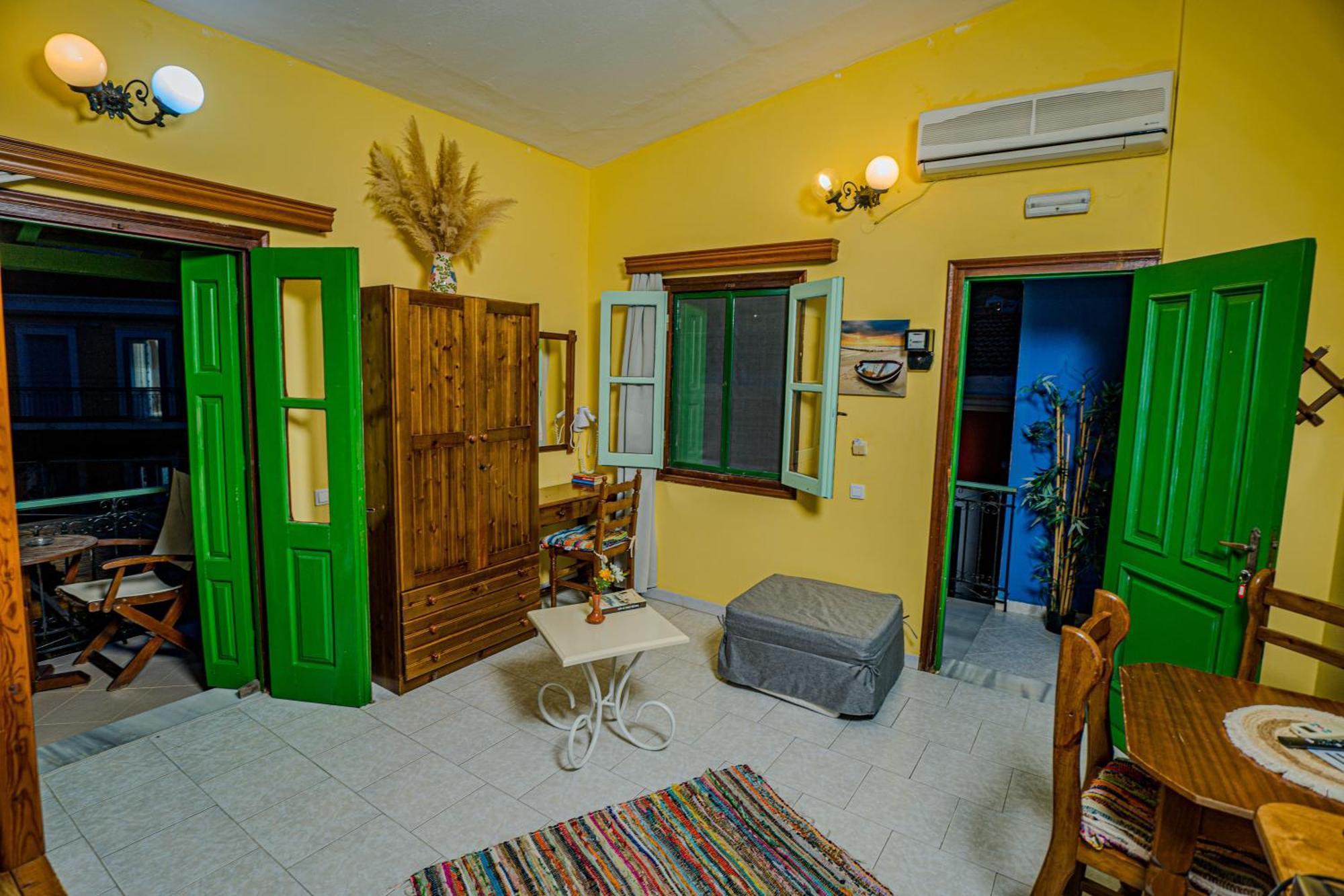 Symi Garden Studios Luaran gambar