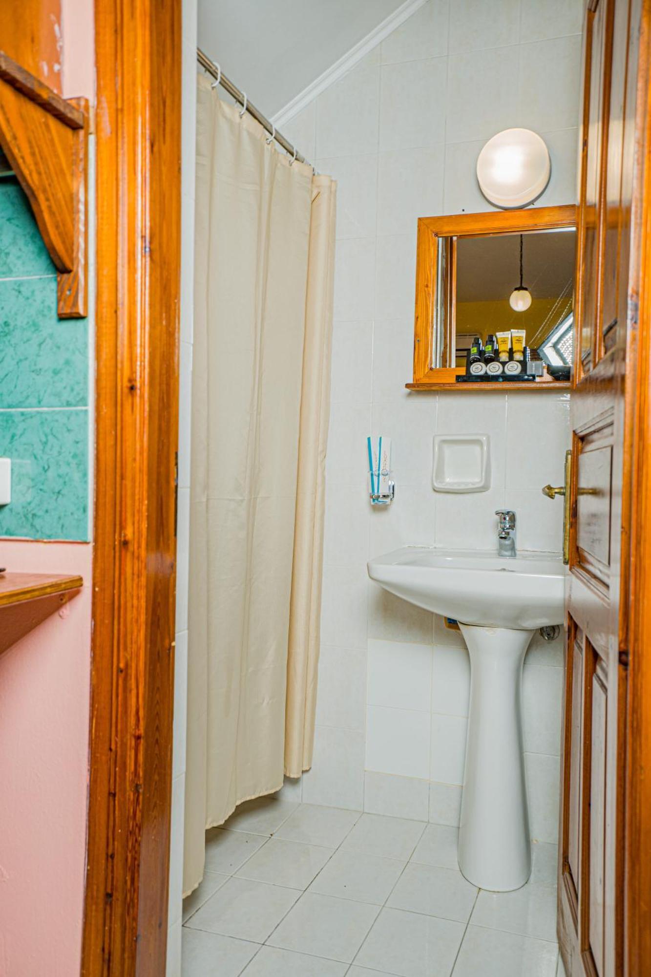 Symi Garden Studios Luaran gambar