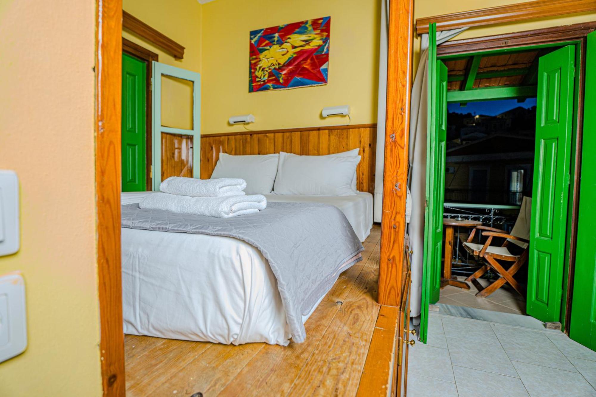 Symi Garden Studios Luaran gambar