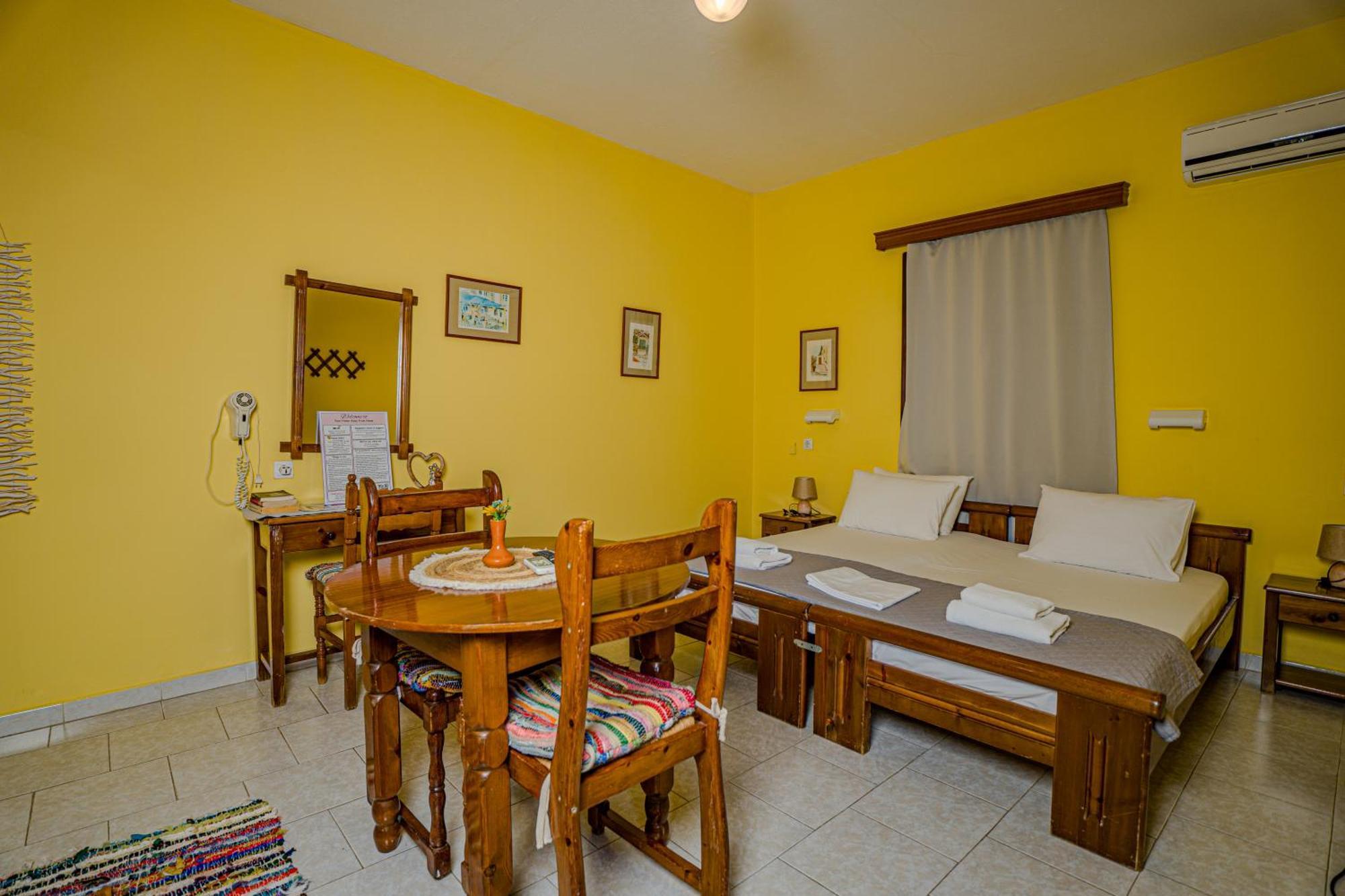 Symi Garden Studios Luaran gambar